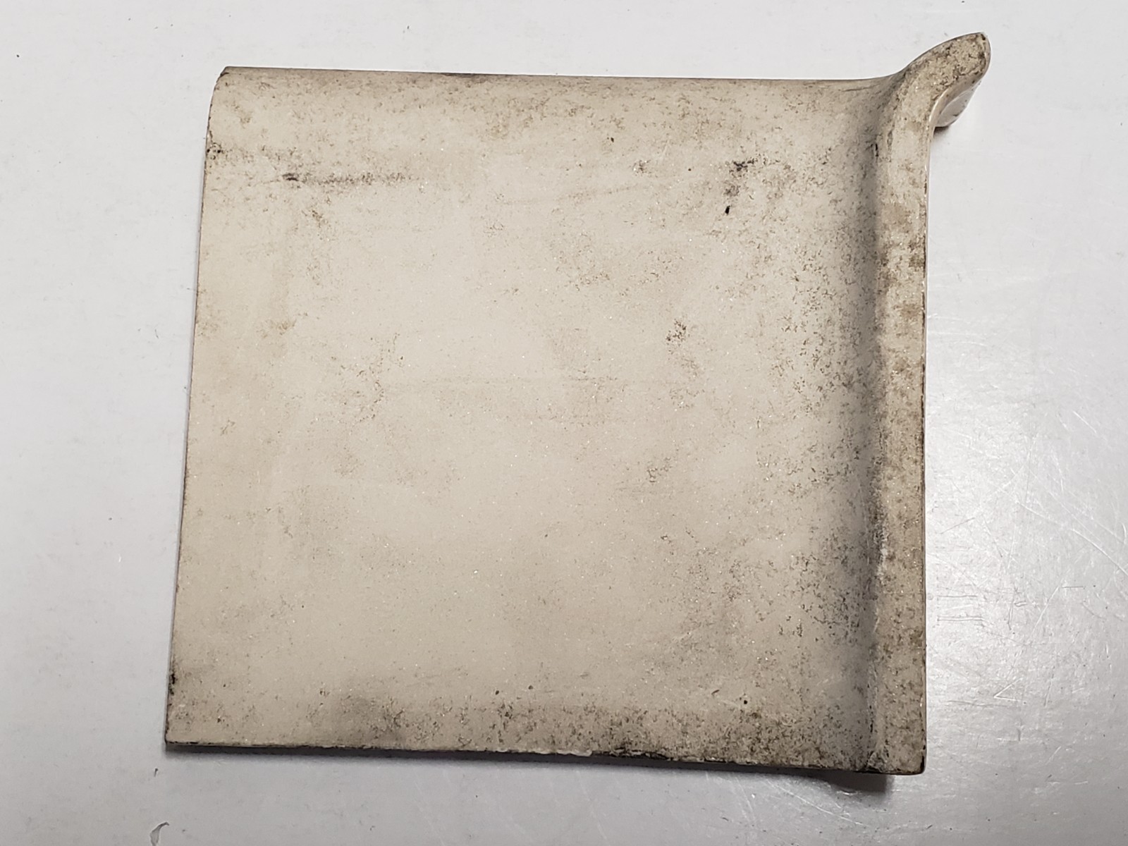 Vtg. Ceramic Tile – Corner Cove Base, Rounded Edge – Beige w/Brown Specks Glossy