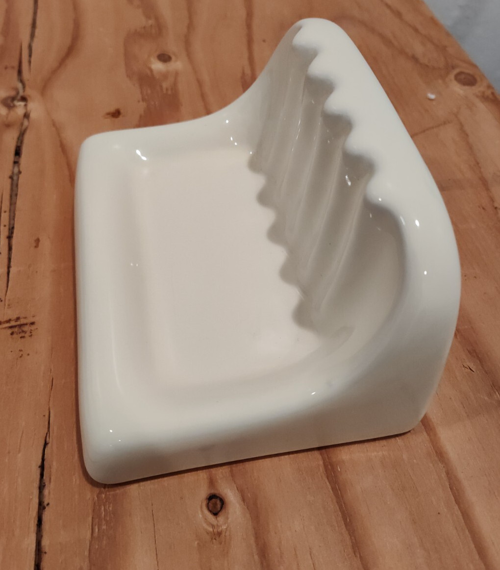 Soap Dish 4″x6″ 173mm x 125mm x 90mm Almond or White Ceramic Porcelain