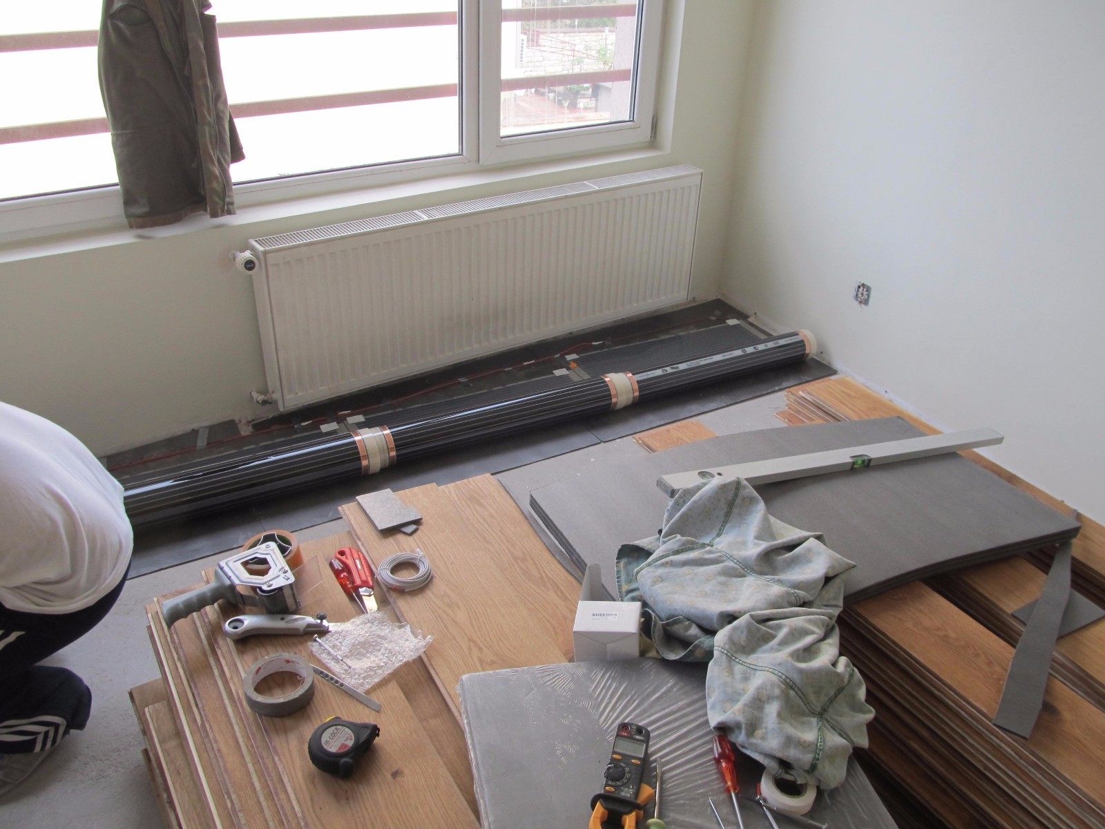 Warm Laminate Under Floor Heating System 130-141sq.ft (12-13 sq m) 230V SMART