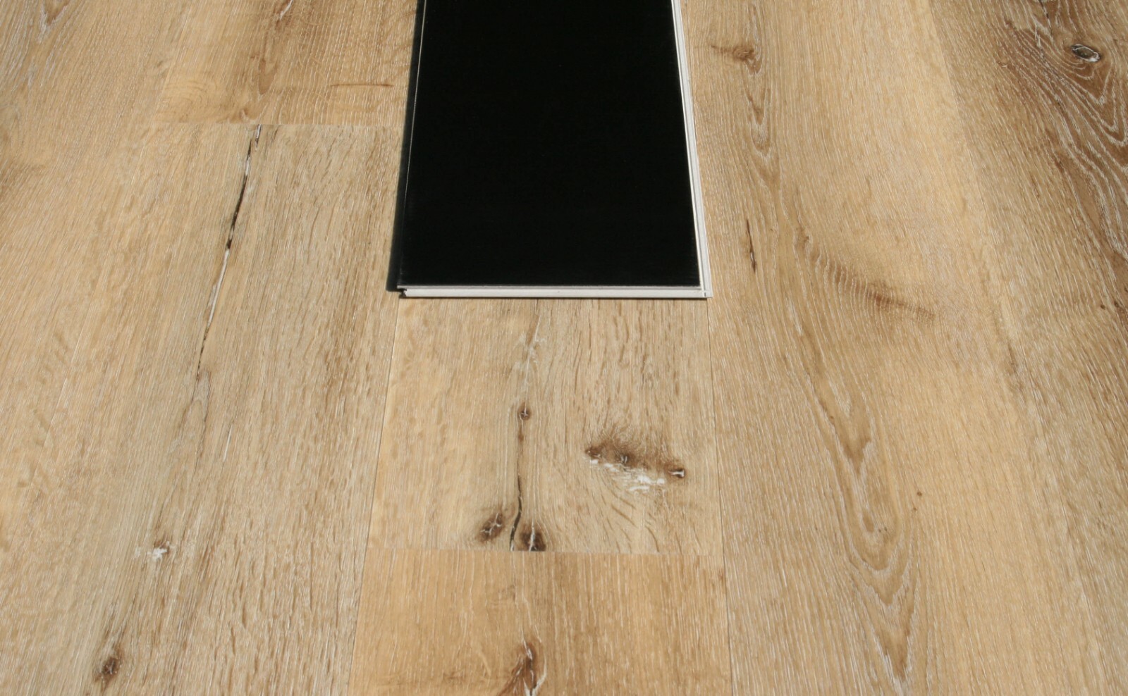 Fairmont Luxury Vinyl SPC Plank With 1mm IXPE Rubber Pad Sample