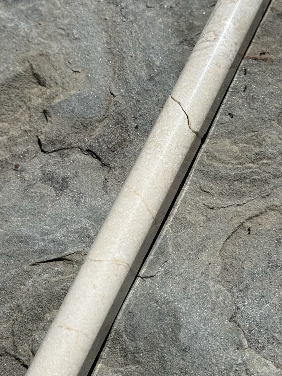 Travertine Pencil Trim Tile – Molding Rod with Groove – Natural Stone – Liner