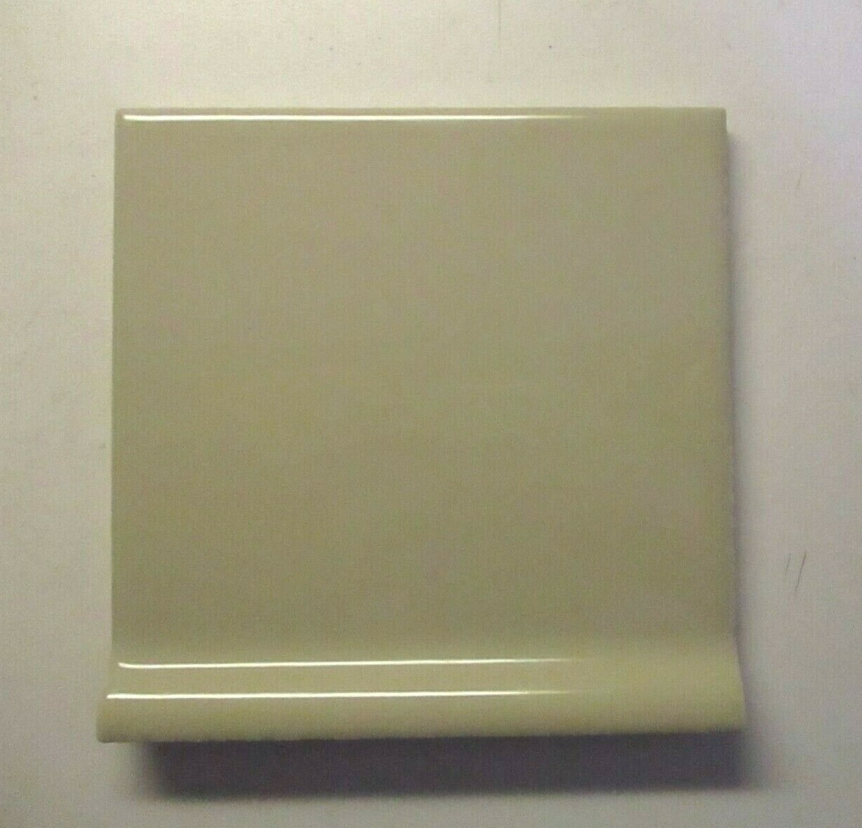 1 Cove Base Radius Wall Tile US Ceramic USA 4-1/4″ Gloss Beige Dark AT-3401 Vtg