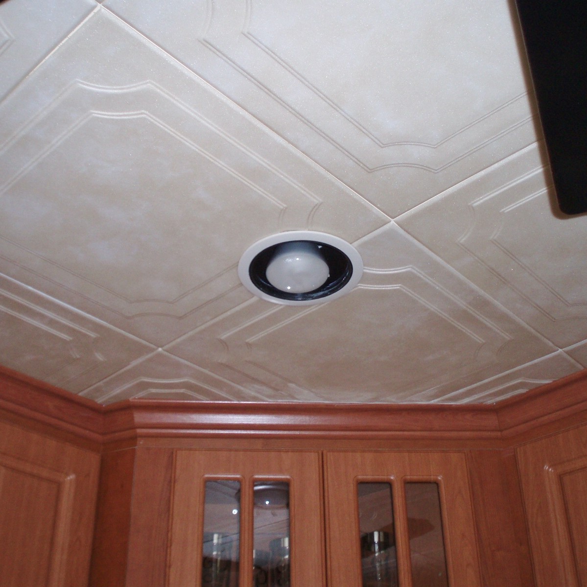 Ceiling Tiles Glue Up Styrofoam 20×20 R8 Onyx Gold Pack of 96pcs 253 sq/ft