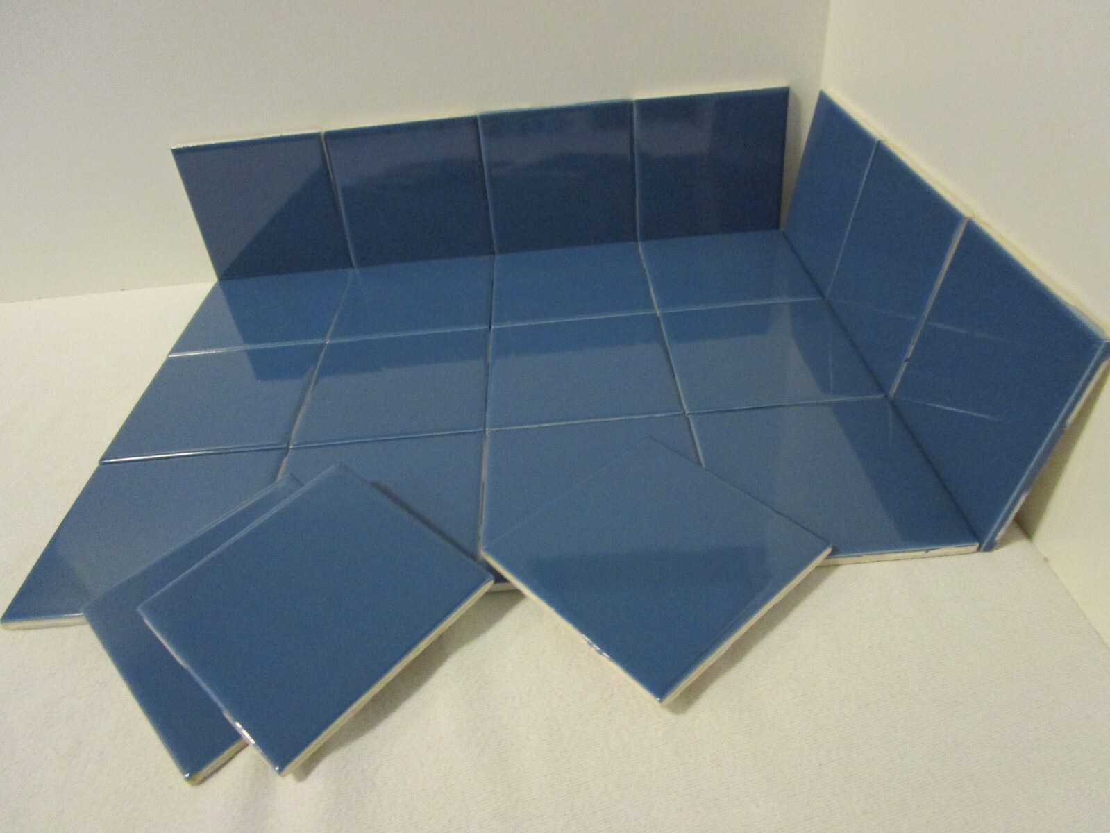 Florida Ceramic Wall Tile 4 3/8″x4 3/8″ #1266 Harbor Blue 22 pieces gloss