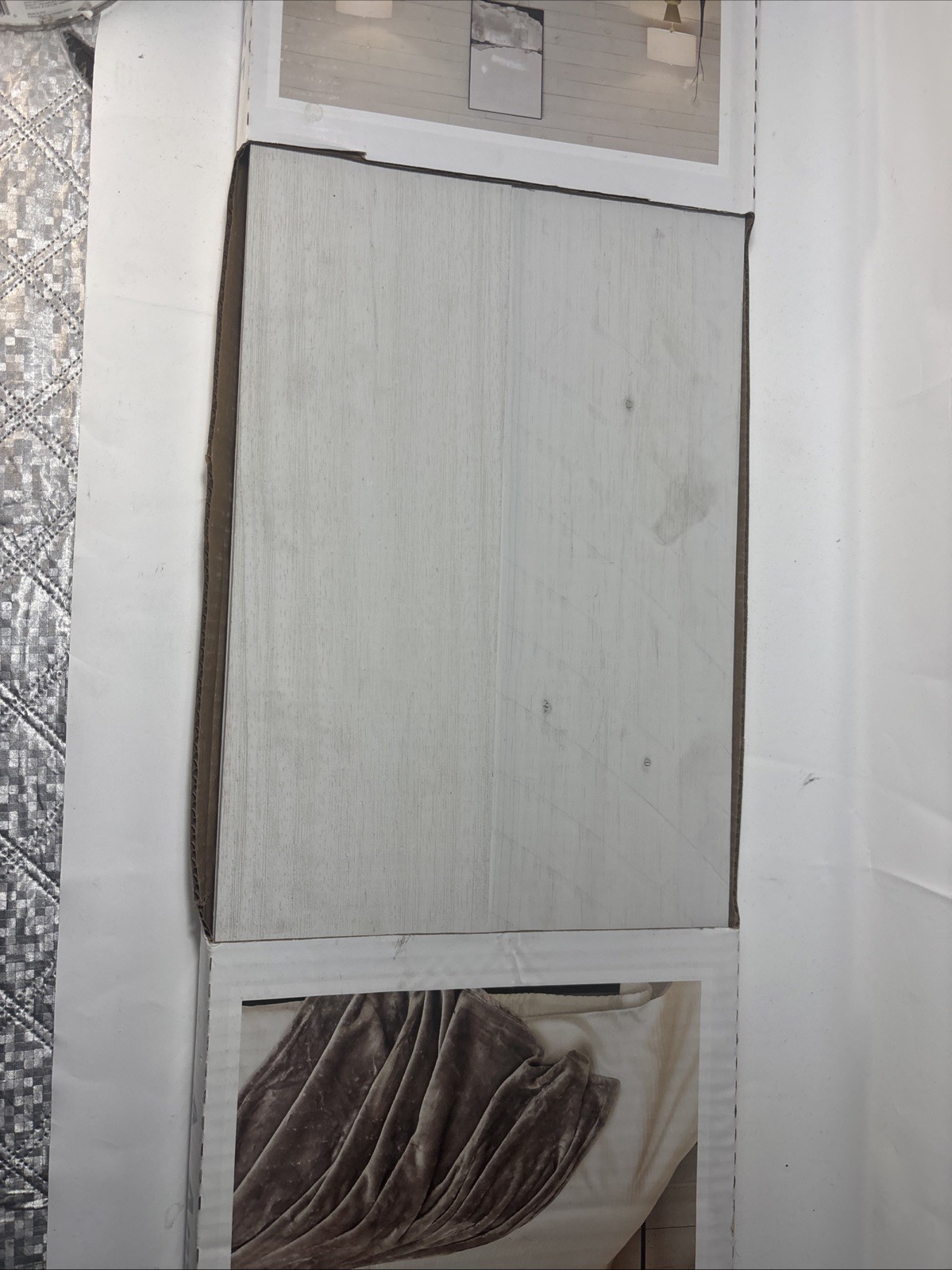 AMERICAN PLANKING BRAND COASTAL WHITE 10.9 SQUARE FEET 6 PLANKS WALL BOARDING