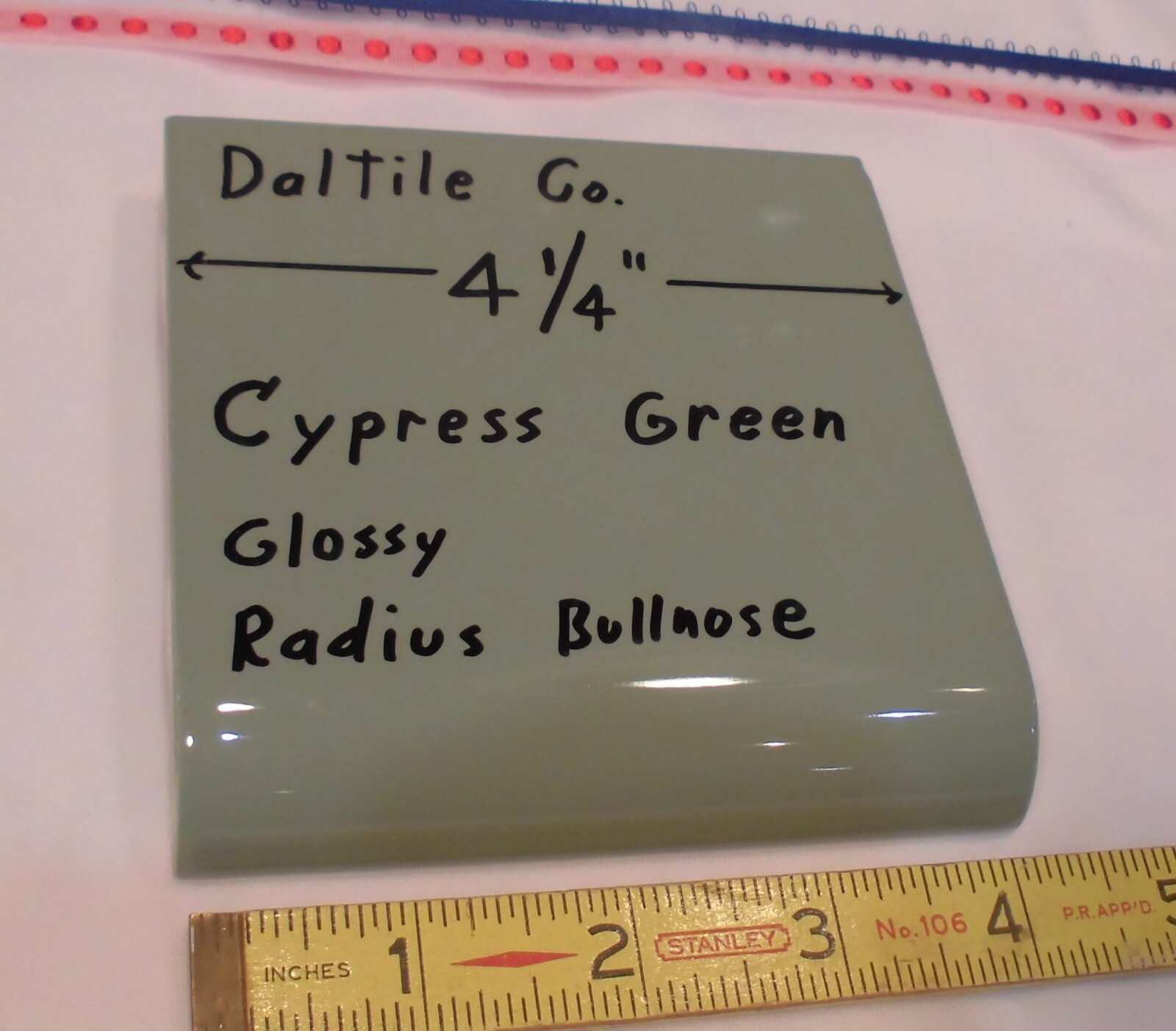 1 pc. Cypress Green: Glossy Radius Bullnose Ceramic Tile 4-1/4″ by Daltile Co.
