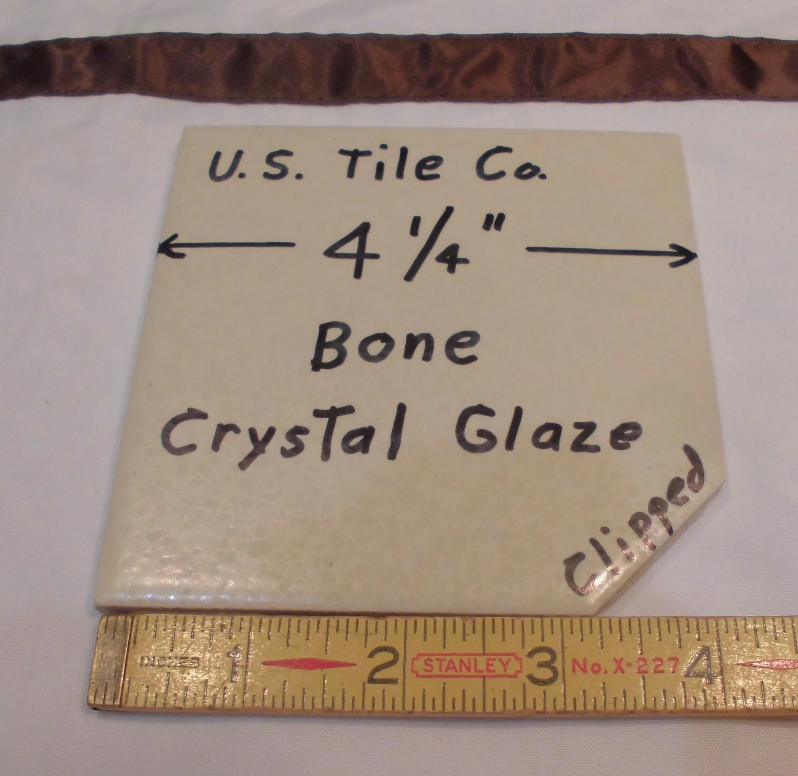1 pc. *Bone* Clipped Corner* Ceramic Tiles 4-1/4″ Crystal Glazed (NOS) U.S.A.