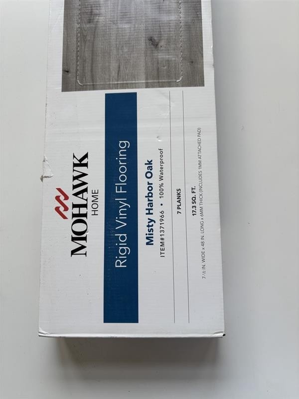 Mohawk Misty Harbor Oak Vinyl Flooring, NEW ( 14 unopened: 1ea 14$, All 150$)
