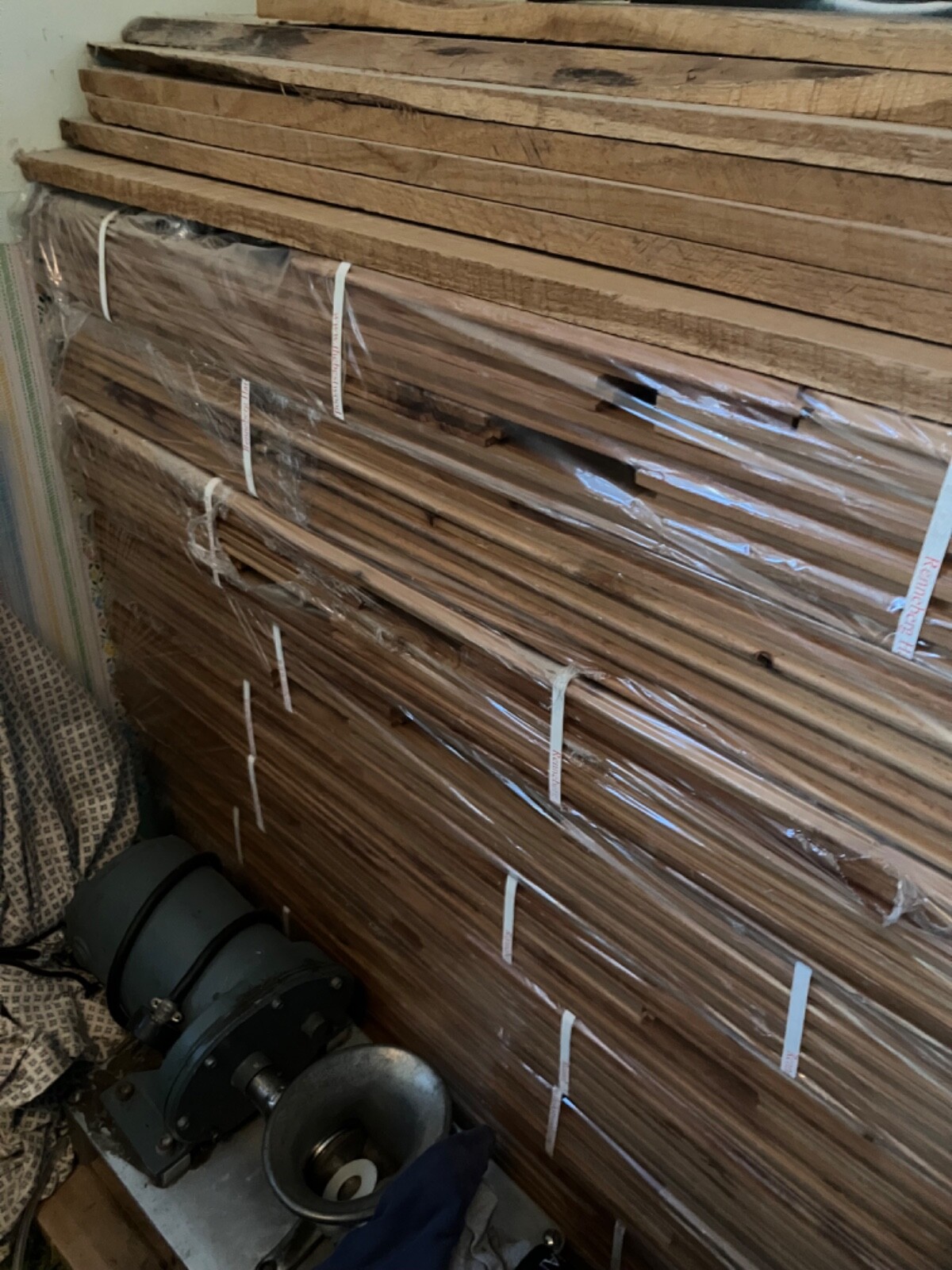 Australian Cypress hardwood flooring renneberg hardwood 14 bundles 325sq Ft