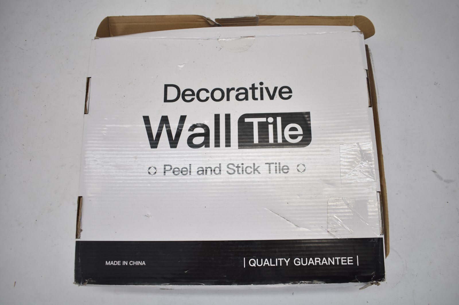 Lot of 14 Sheets Art3D Peel & Stick Backsplash Wall Tiles White Gold Studded
