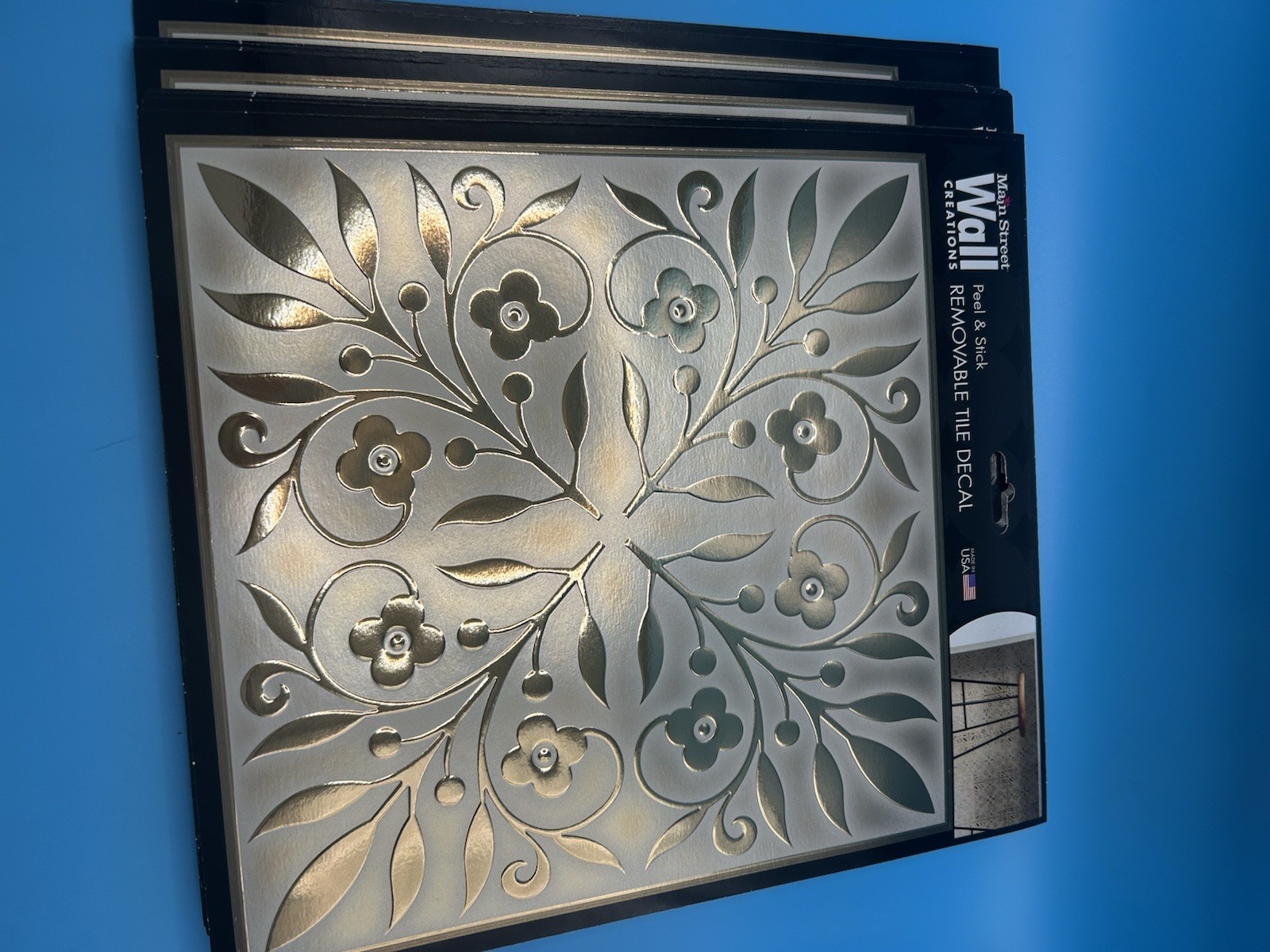 (24) Main Street Peel & Stick Wall Tiles 8 x 8 White and Gold Leaves
