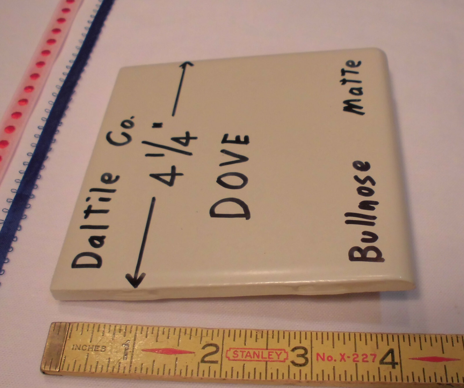 1 pc. Dove-Lite Gray; Bullnose Ceramic Tile by Daltile #D-725; 4-1/4″ Matte, New