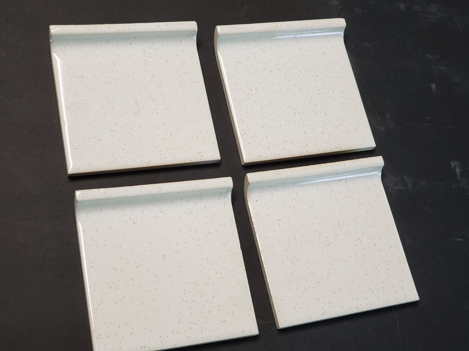 Vtg. Lot of 4 TILECREST Ceramic Cove Edge Tiles – 4 1/4″ White w/Gold Flake NEW