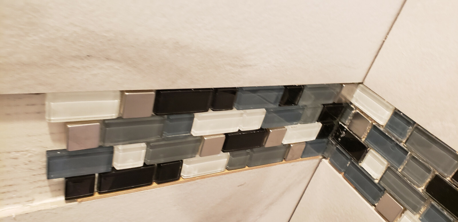 Glass mosaic tile border installation tool