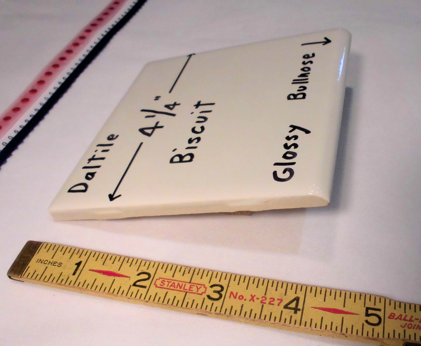 1 pc. *Biscuit* 4-1/4″ Ceramic Bullnose Tile by Daltile Co.: Glossy NEW Stock