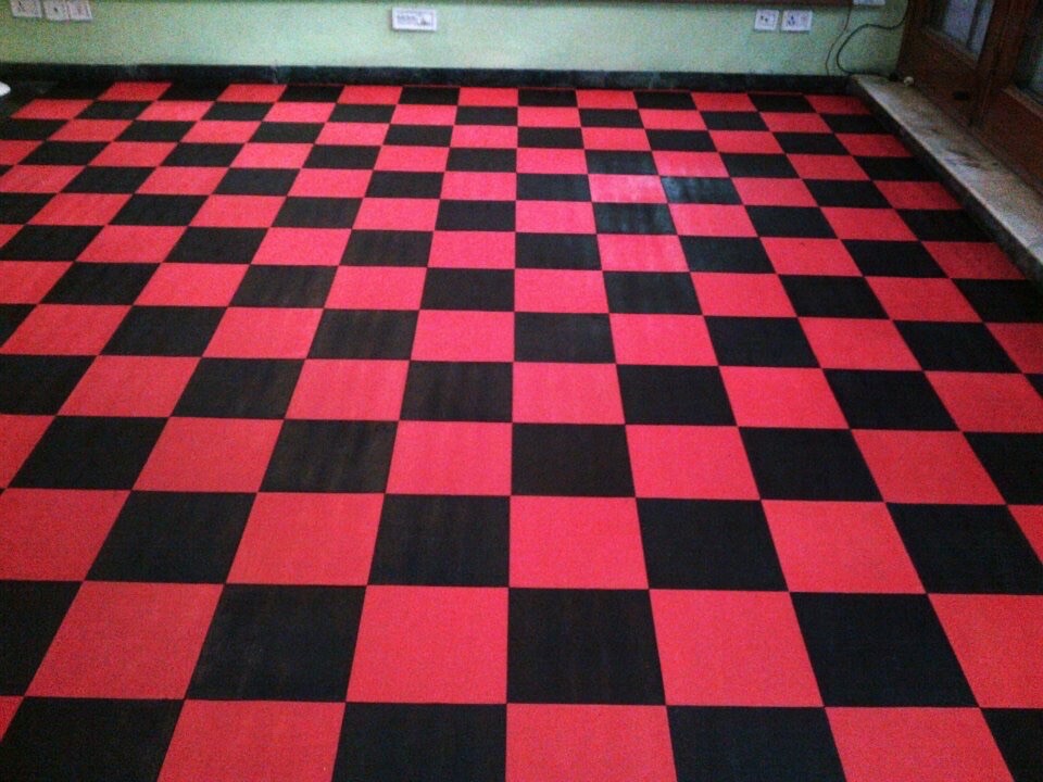 BLUE – 50 interlocking garage floor tiles Diamond Plate Clearance Basement Deck