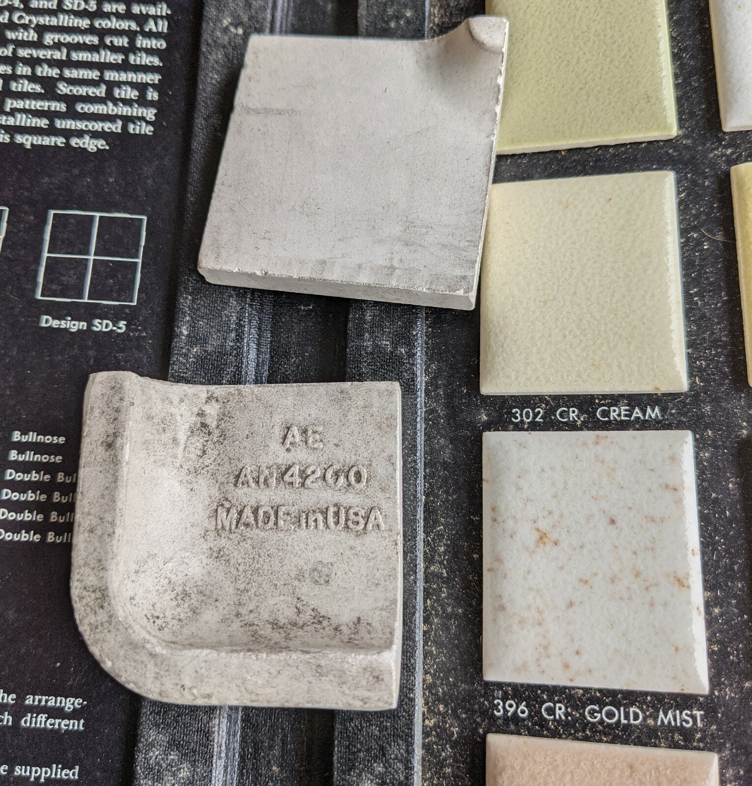 2 pcs American Olean Bullnose Mud Cap Corners 2″x2″ Crystalline Gold Mist 396