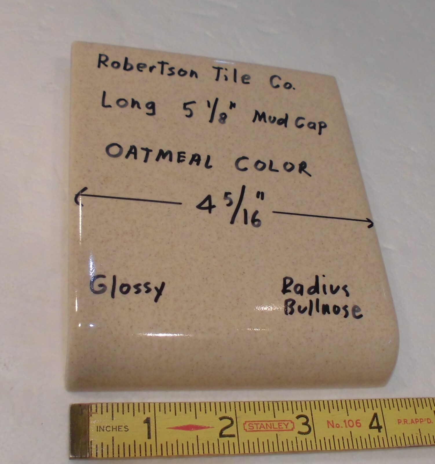 1 pc. Radius Long Bullnose: Oatmeal Glossy Ceramic Tile by Robertson 4-5/16″