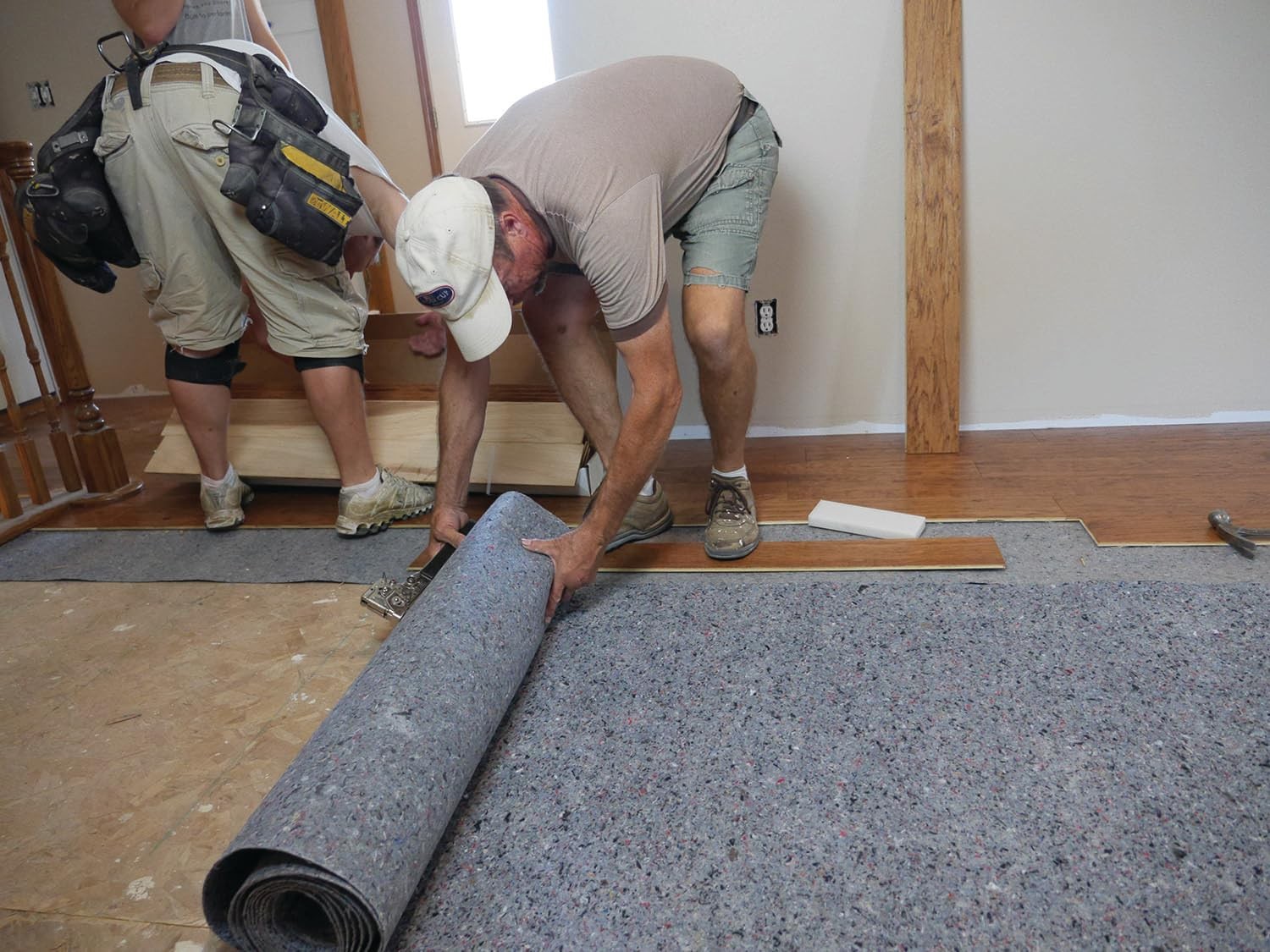 Insulayment Laminate Wood And Tile Flooring Underlayment Floating Glue Down Or
