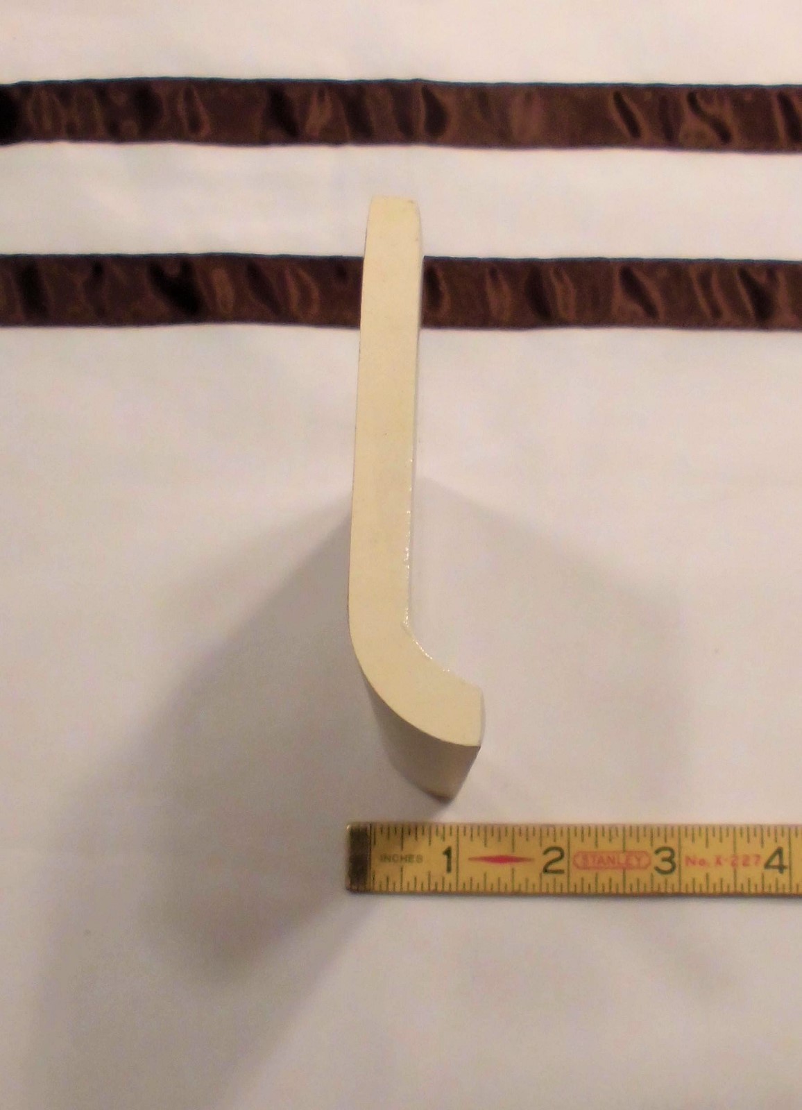 1 pc. *Vintage White* stack-on base/cove Ceramic Tile by Robertson Co. 3″ X 6″