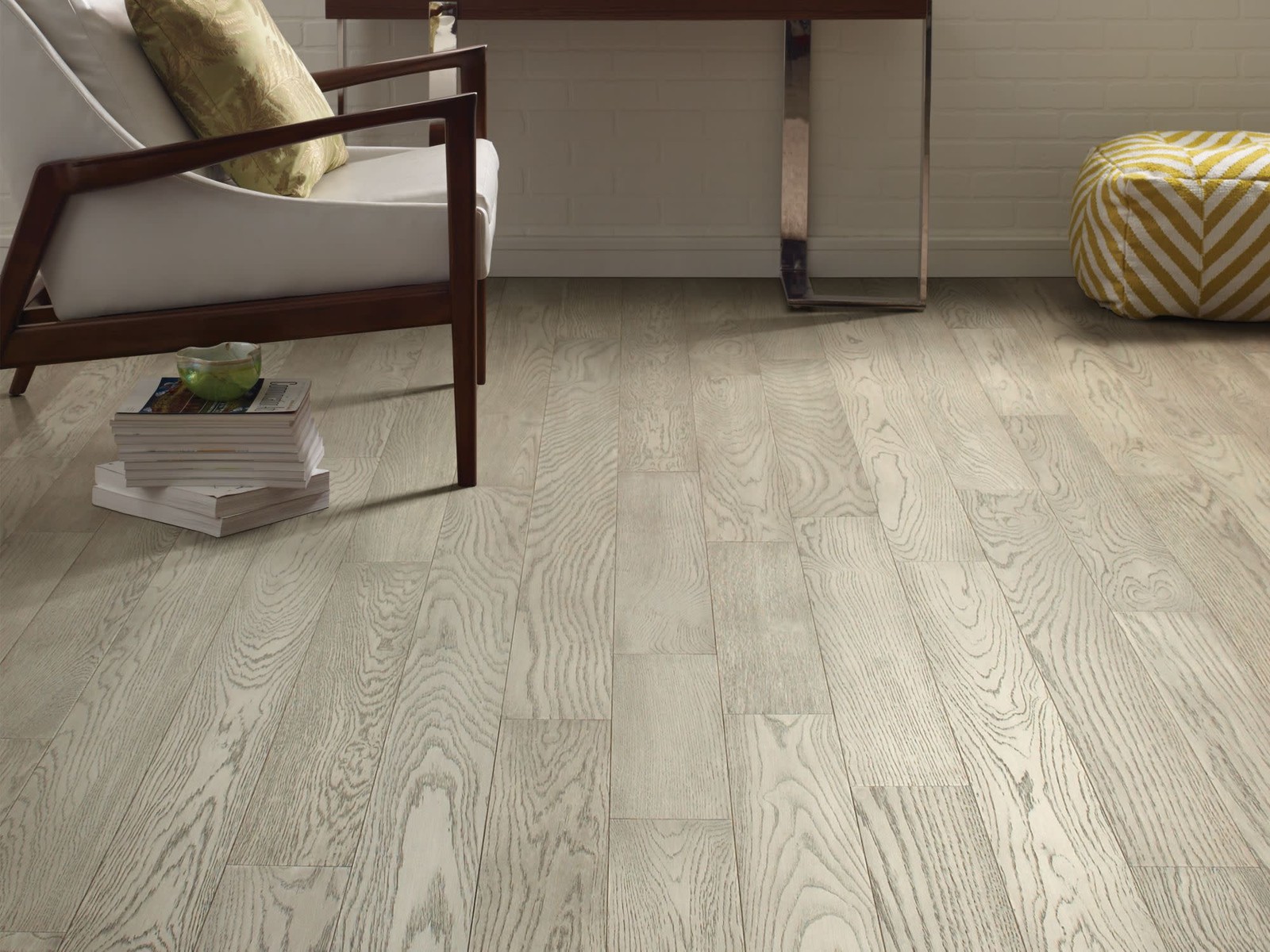 Shaw SW583 Empire Oak 5″W Wire Brushed Engineered Hardwood – Astor