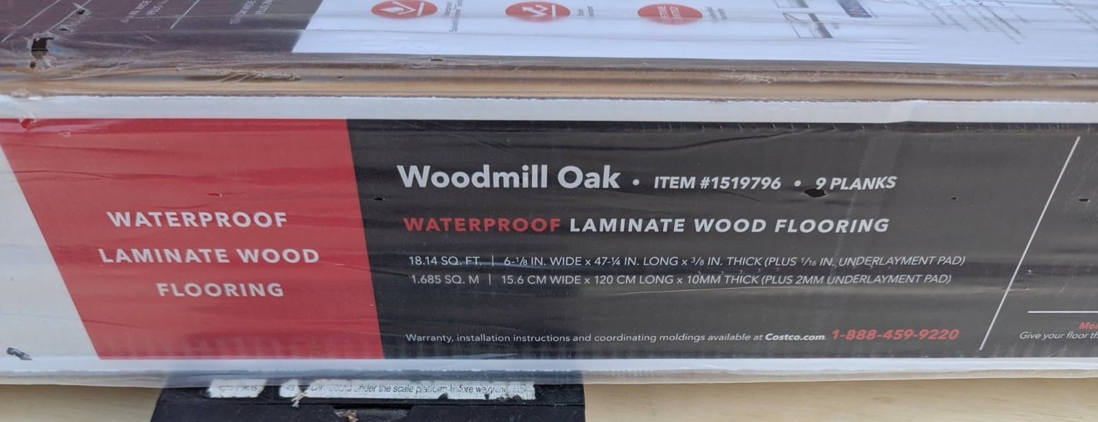 Mohawk Home Woodmill Oak Waterproof Laminate 12mm Thick Plank With 2mm Attached