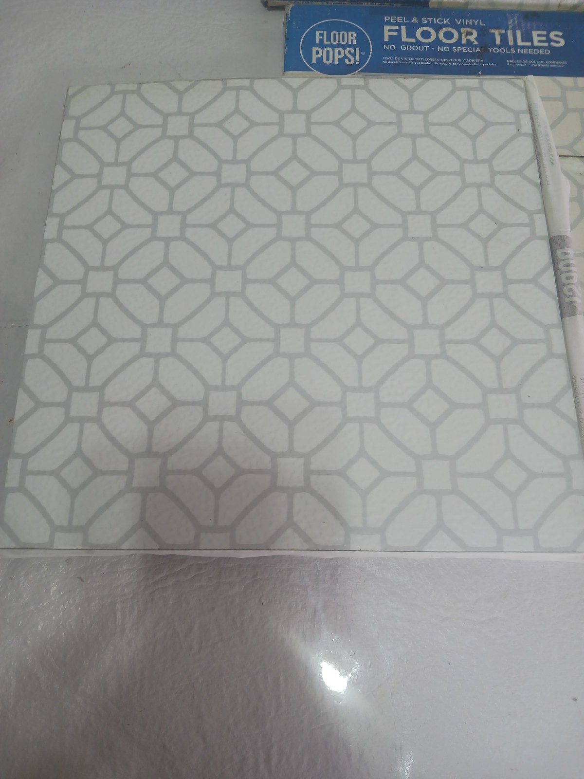 Floor Pops Peel Stick Floor/Wall Tiles FP2946 Lattice 12″x12″ x .06″ 10 Pack + 4