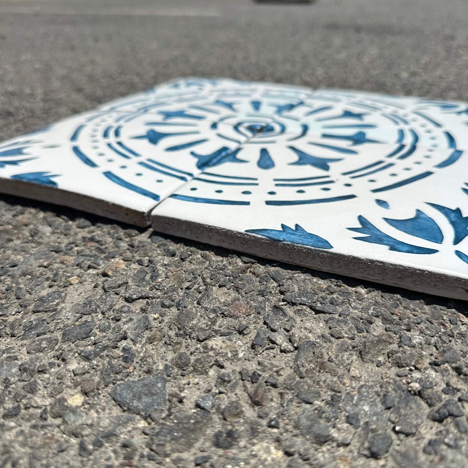 Tabarka Studio | Loggia 14 6×6 Tile, Royal Blue on White