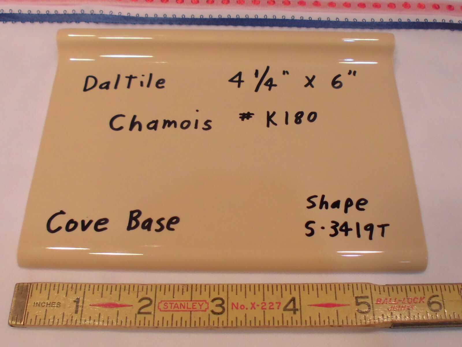 1 pc. Chamois -Tan Round Top Cove-Base Ceramic Tile: 6″ X 4-1/4″ By Daltile, NOS