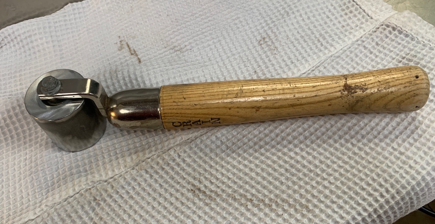 Crain 348 Square Edge Seam Roller with 9-Inch Handle