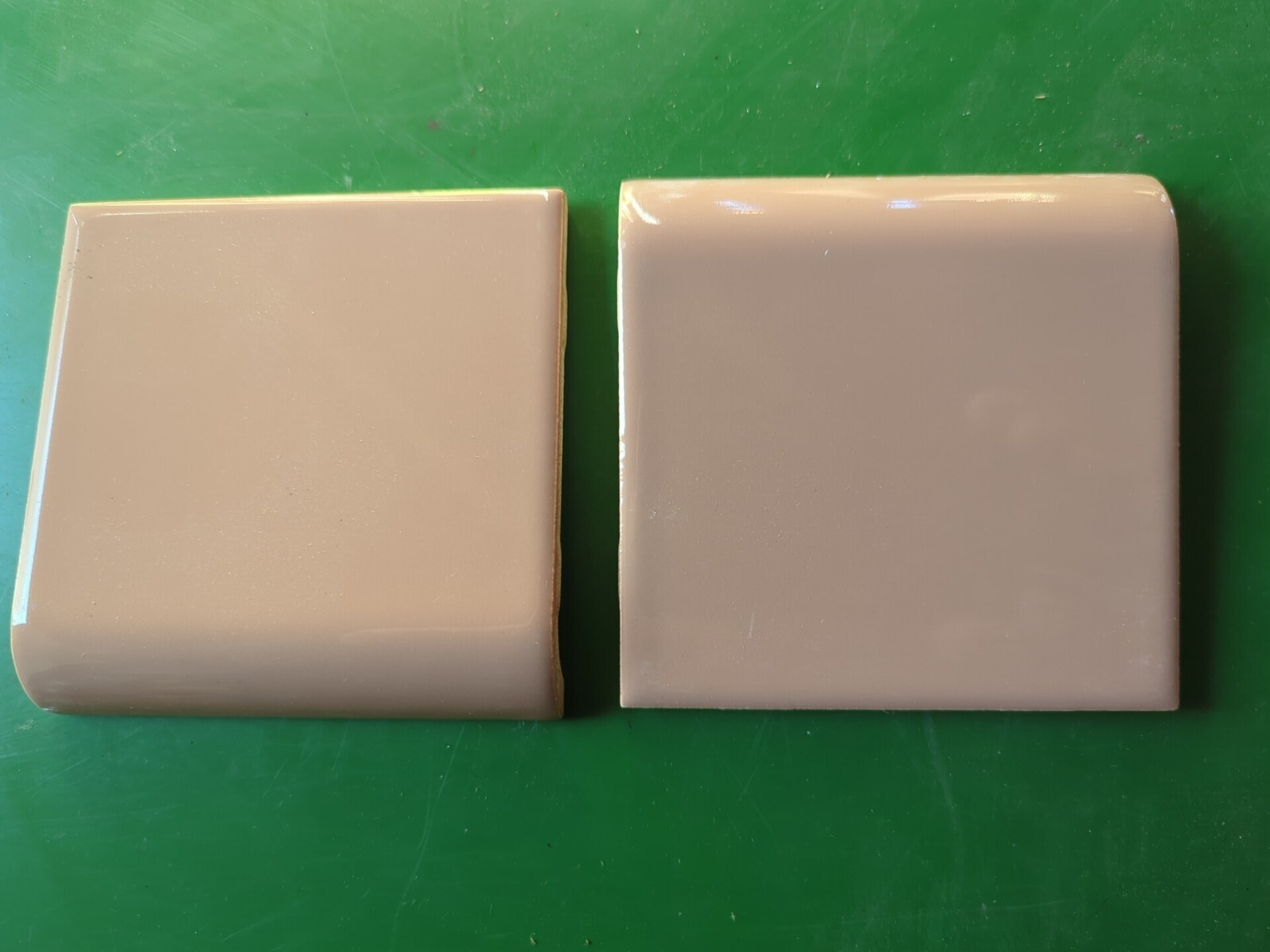 2 pcs American Olean Bullnose Mud Cap A4402 4 1/4 X4 1/4″ Nutmeg #33 Glossy NEW
