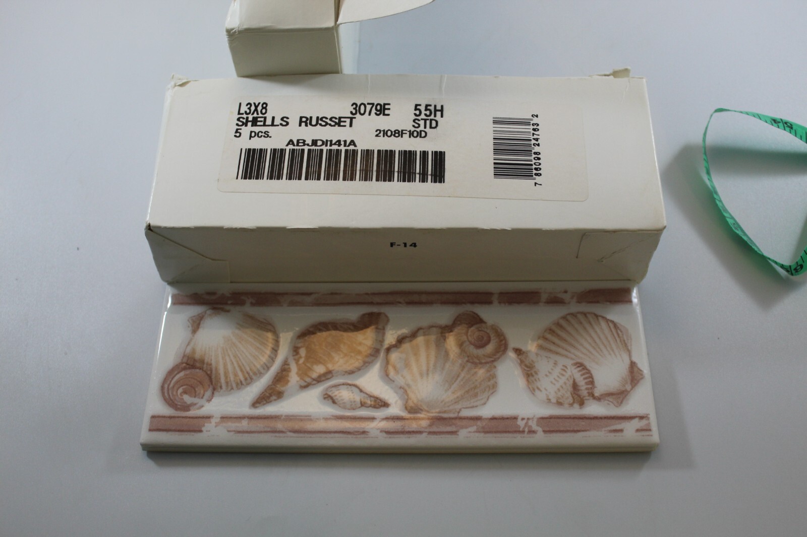 8″ x 3″ Decorative Wall Border Tile Shells Russet Tan & White Each Ceramic