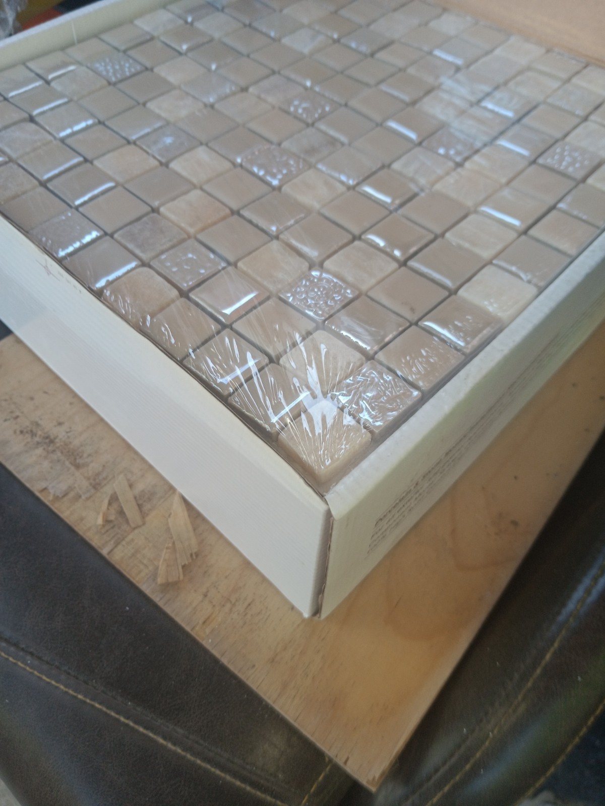 1 Box ( 10 ft²) Natural Stone Mosaic Tile Sheet.. Honey Color. 12×12