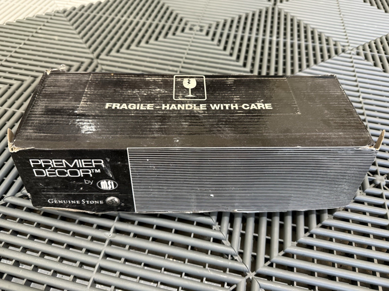 MSI Carrara White Marble Pencil Molding 3/4” x 12” (19 New + 7 Partial Pieces)