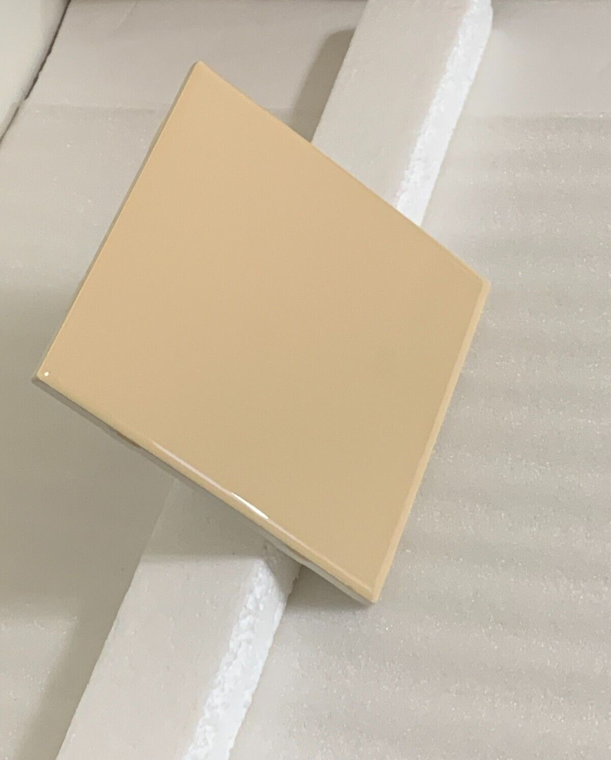 New AO AMERICAN OLEAN 6″ X 6″ Ceramic BRIGHT MAIZE #0024 GLOSS *8* pcs