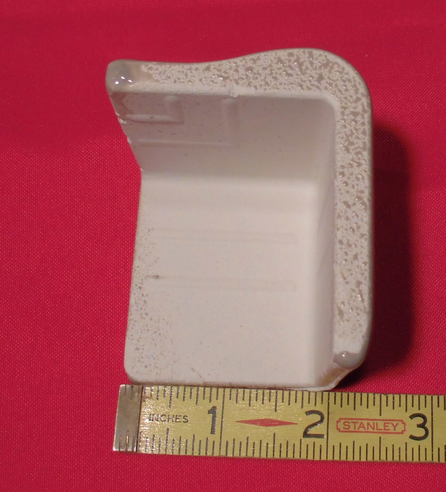 1 pc. Medium Brown – Doe: V Cap Corner Ceramic Trim Tile Counter Edging, Daltile