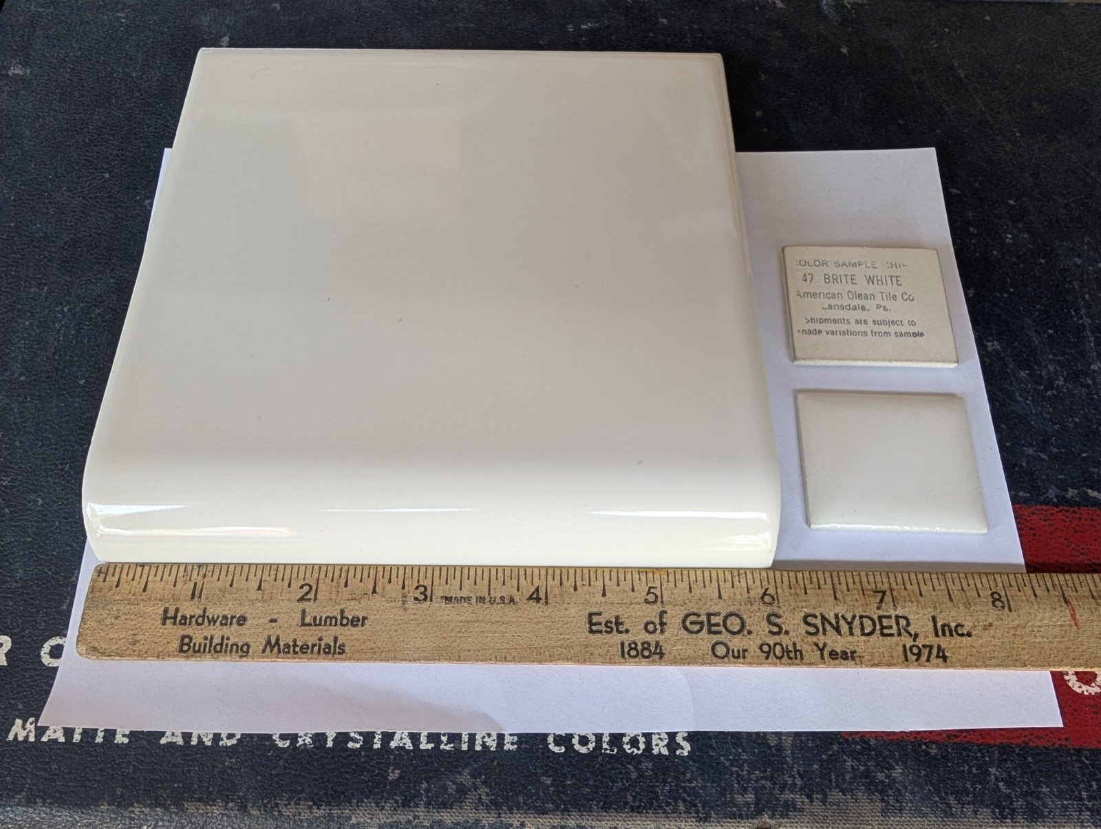 1 pc Vintage American Olean Gloss Brite White #47 Tile Mud Bullnose 6″x6″ A3602
