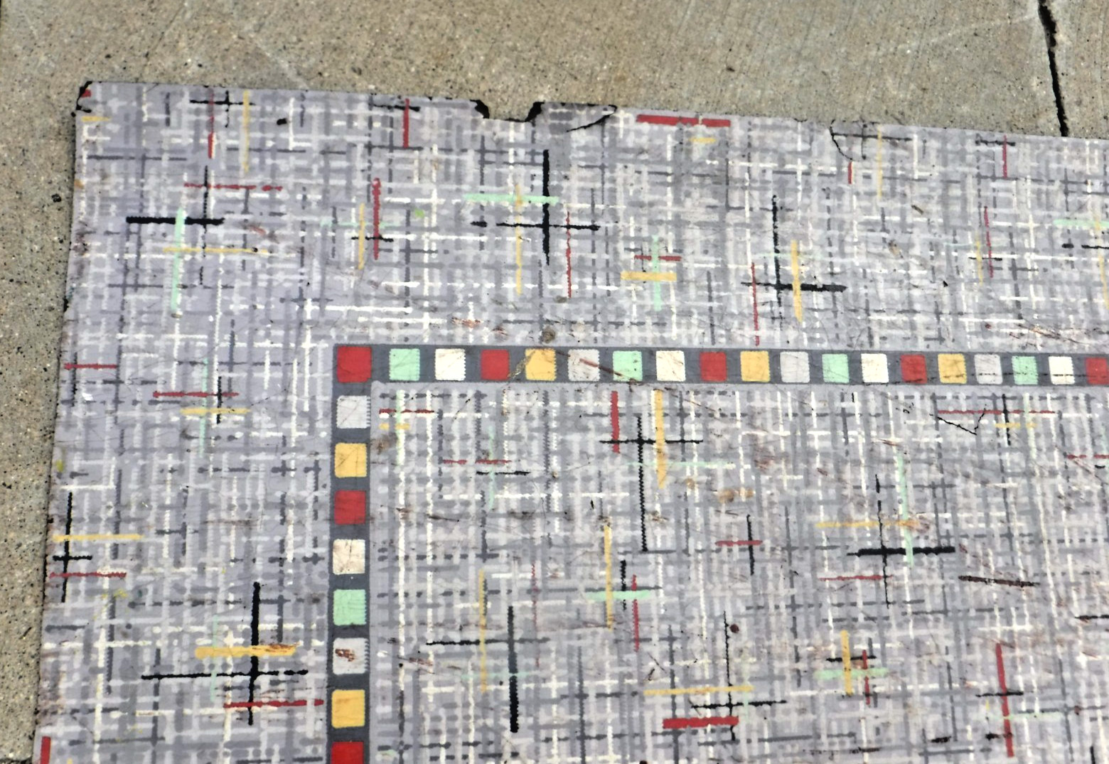 VTG~LINOLEUM FLOORING~LARGE PIECE~75″X85″~1950-60~MOVIE SET~MCM~GRAY GRID A
