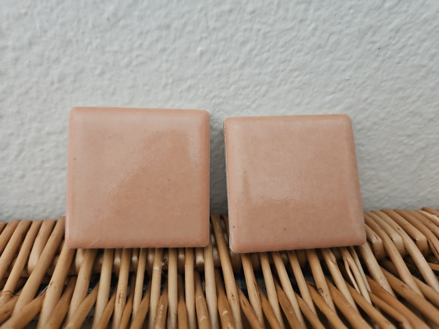 Vtg 1 7/8″ x 1 7/8″ Tile Pink Peach Glossy Mosaic Ceramic Remodel 2 Pc Japan