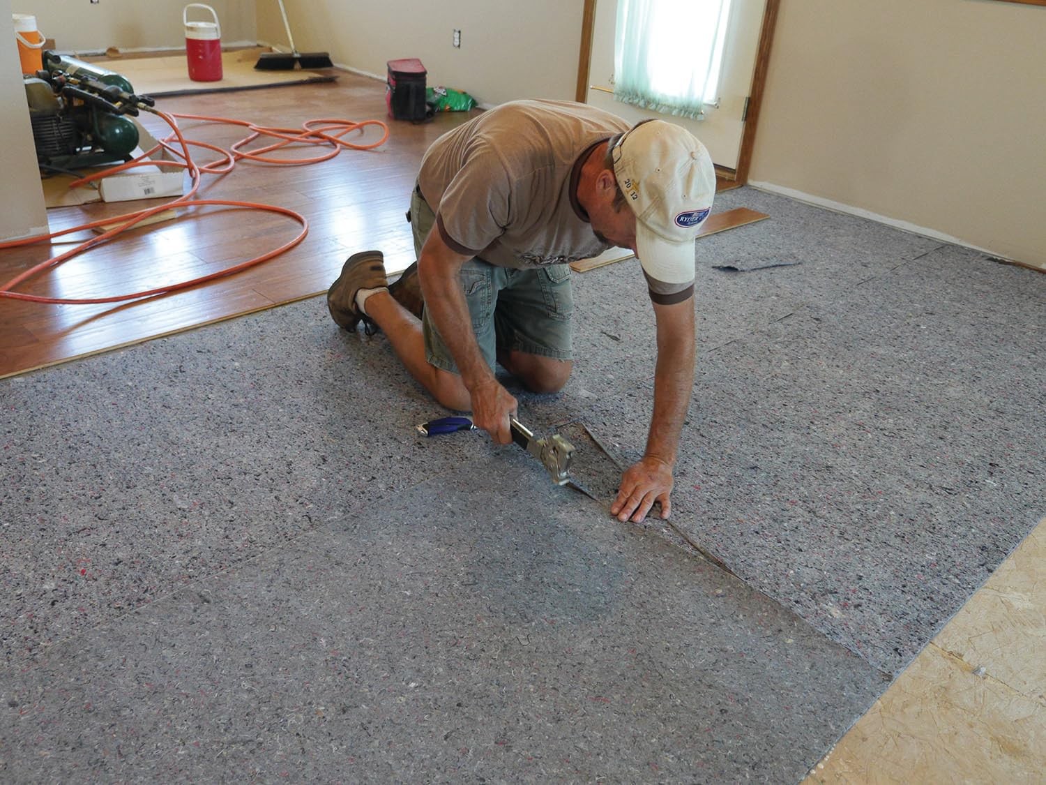 Insulayment Laminate Wood And Tile Flooring Underlayment Floating Glue Down Or