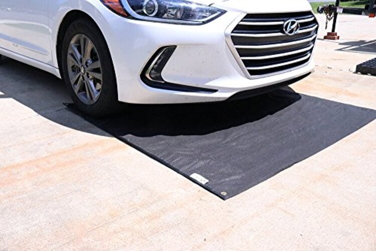 by New Pig – Oil Mats for Garage 5′ x 5′ Black Car Containment Mat for Driveway