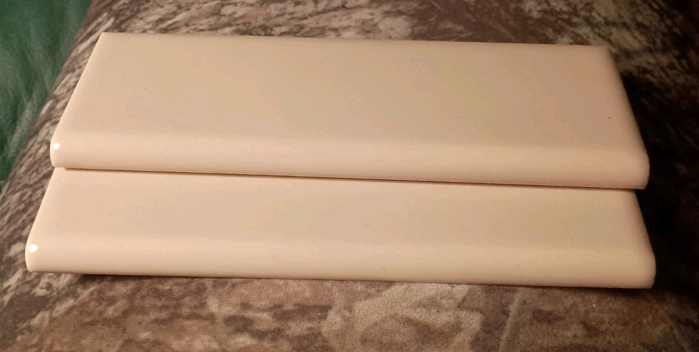 VTG Tan/Taupe Gloss Ceramic Bullnose Flat Trim Tile 2″X6” 1+ At Discount Price