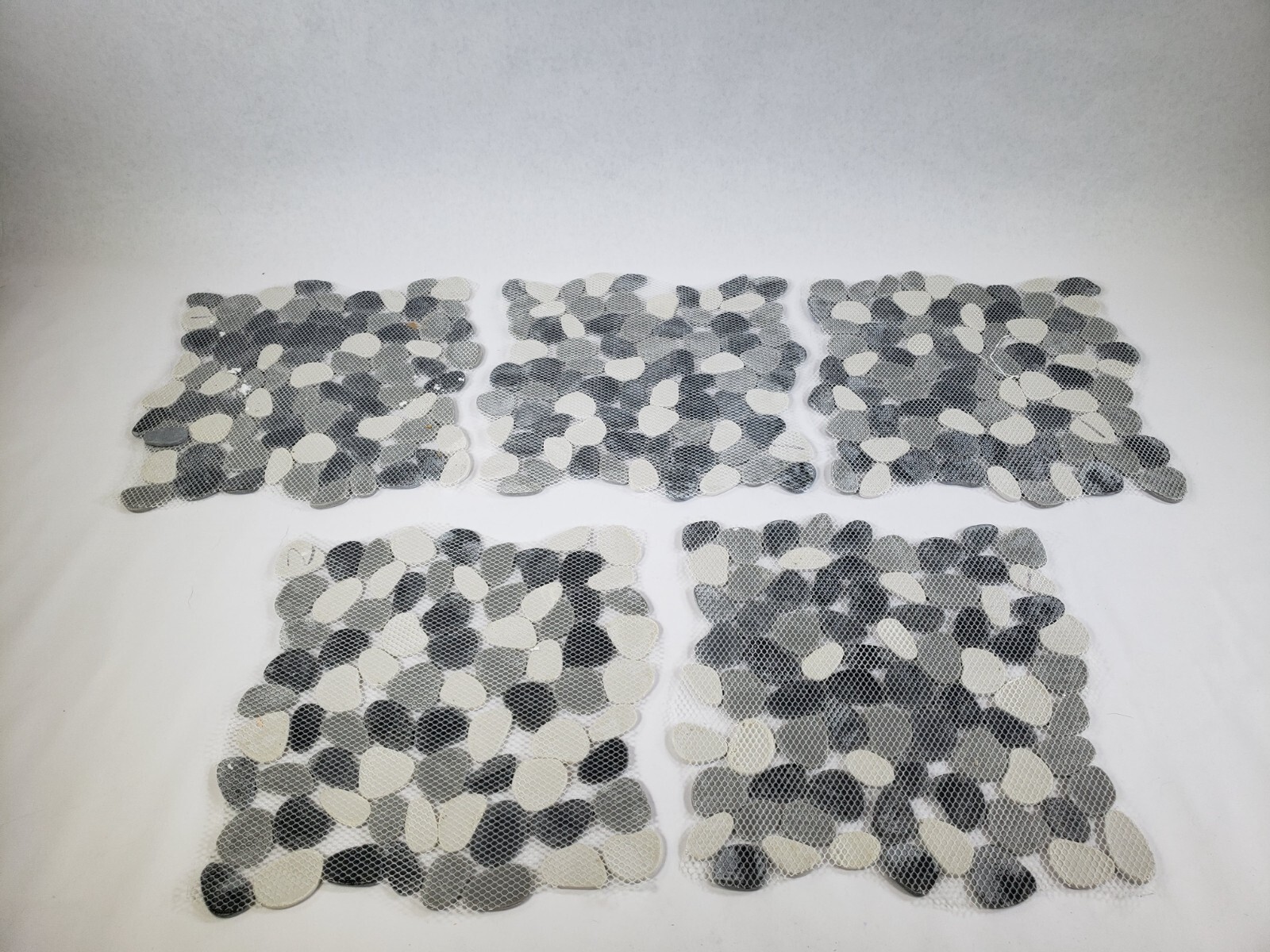 Diflart Pebble Tile for Shower Floor Java Tan & White 5 Sq.ft Pebble Backsplash