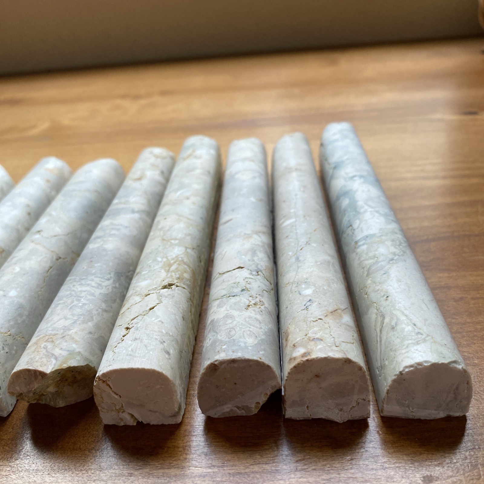 18 Pieces of varied length 3/4” Marble Stone Pencil Liner Wall Trim Tile
