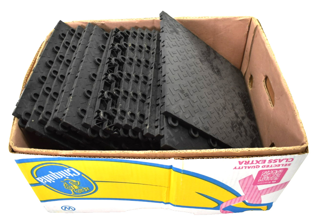 Lot of 12 Interlocking Tile Pieces Black Plastic Hardshell Tools 12″ x 12″