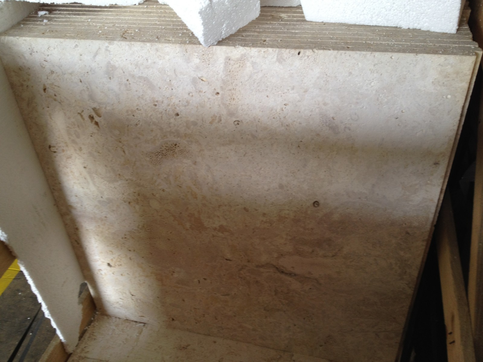 CORALSTONE NATURAL KEYSTONE TILES 16 X 16 X 3/4″