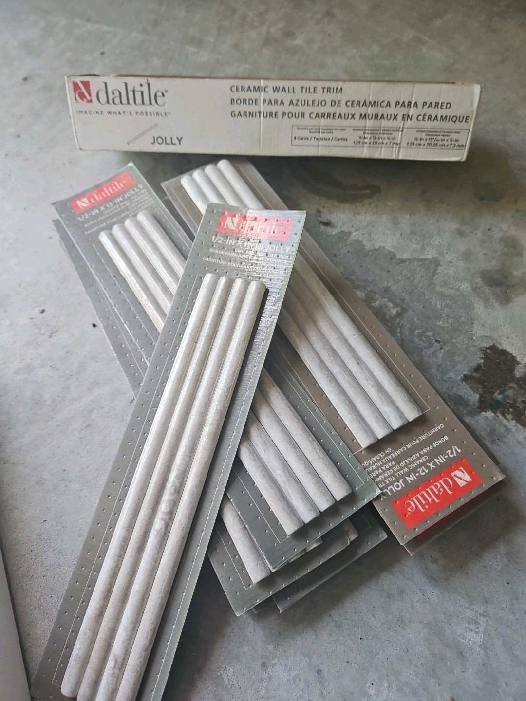Daltile Case Jolly Linear Gray 1/2″ X 12″ Ceramic Wall Trim