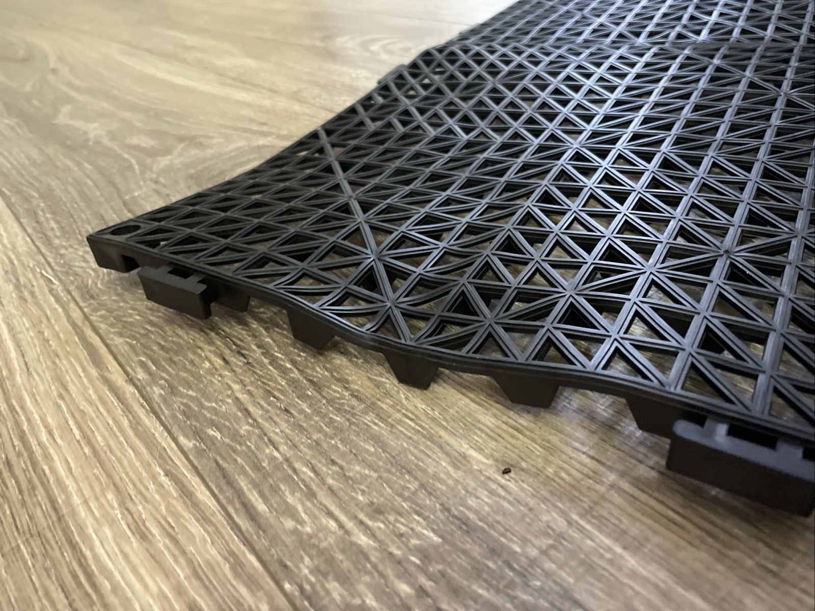 12 Tiles (27sqft) VERSA Interlocking Drainage 18×18″ 0.47″ Garage Flooring Mats