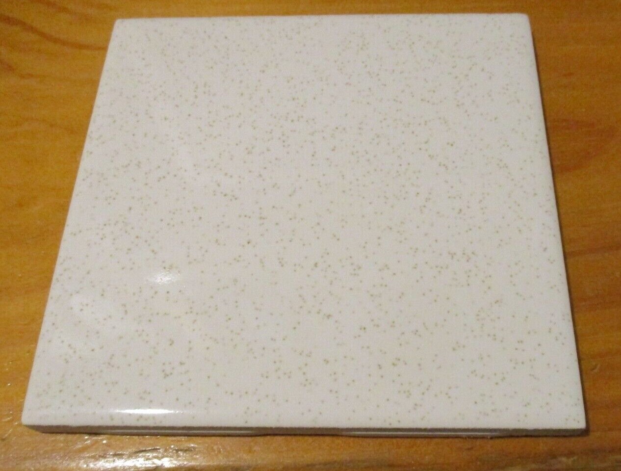 1 Wall Tile Ft Florida USA 4-3/8″ 1970 Gloss Brown Speckled Oatmeal on Off White