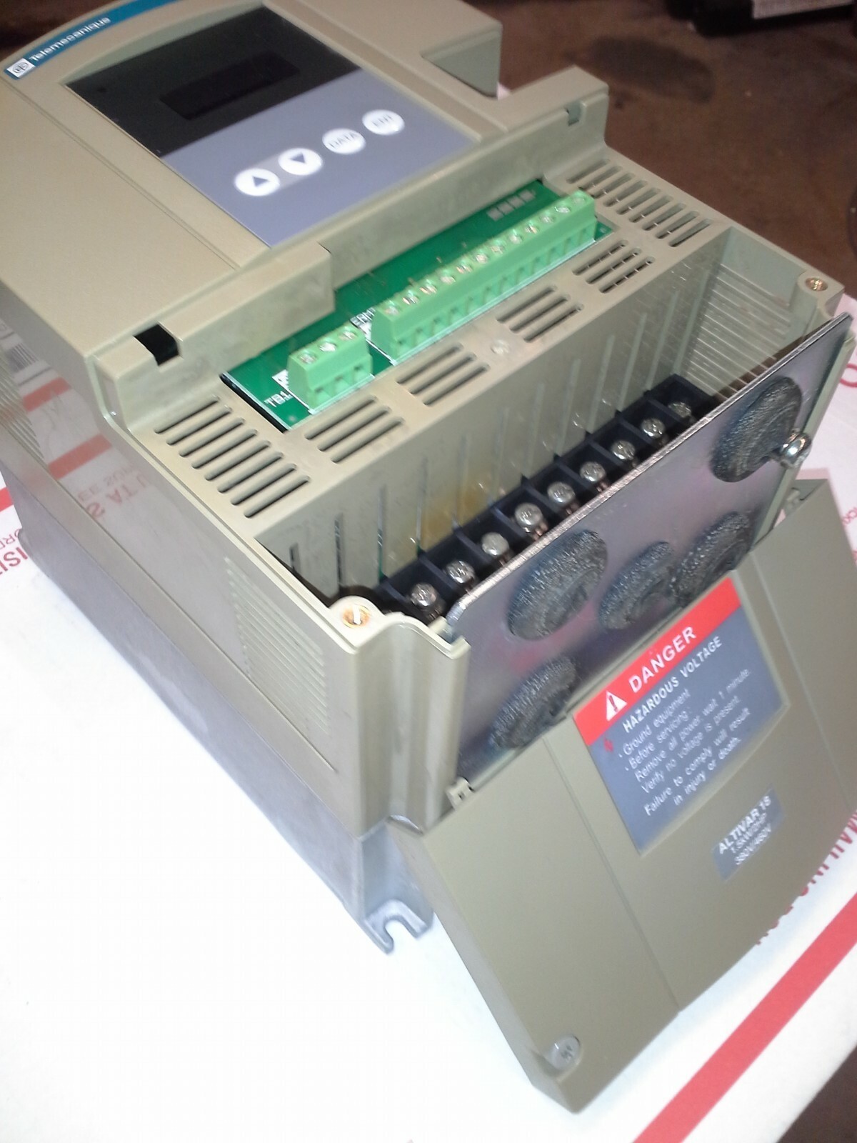 TELEMECANIQUE ATV18U29N4, ALTIVAR 18, HARDLY USED SQUARE D ELECTRONICS
